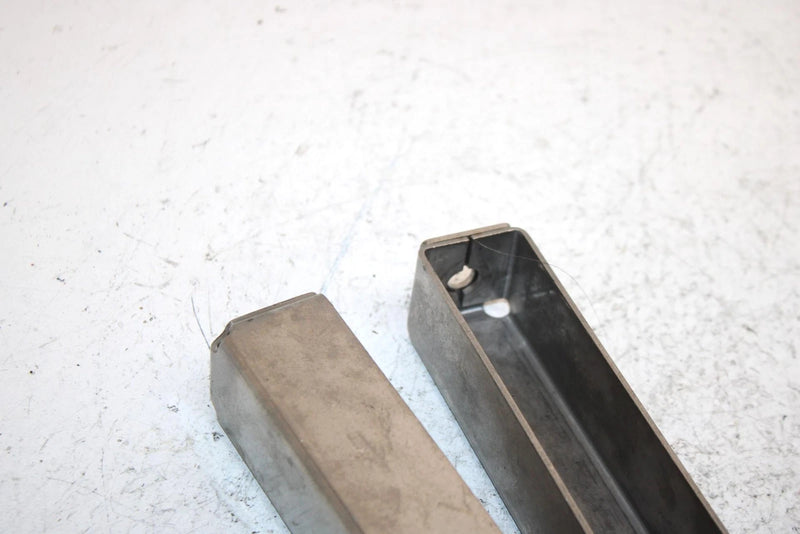 1993 Yamaha Waverunner 650 Oem Long Fuel Tank Bracket Pair FJ0-67777-00-00 JY23