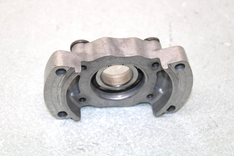 2000 Yamaha  Grizzly Oem Center Drive Bearing Housing 4WV-17521-01-00 AY35