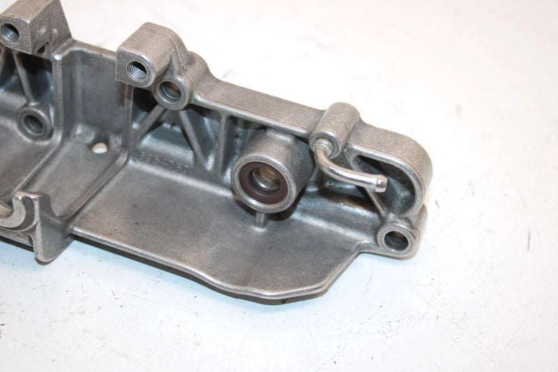 18 Ski-doo Mxz X 600r E-tec Oem Valve Rod Housing Assy 420954065 SSS1
