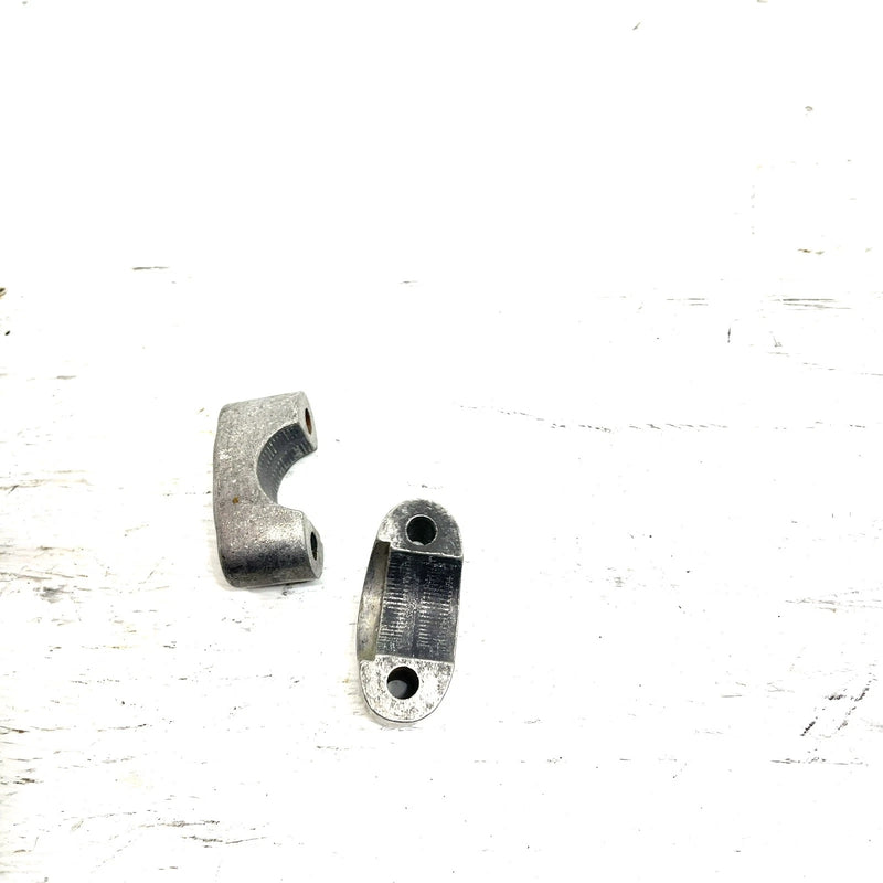 80-82 Yamaha Tri Moto 125 OEM Upper Handlebar Mount Pair 422-23441-00-98 AY62