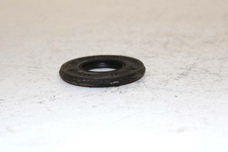 1997 Polaris 500 Indy Oem Crankcase Oil Seal Pair  3085200 SP15