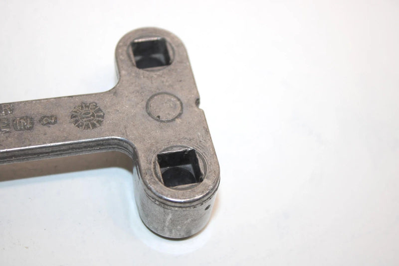 2001 Bombardier Traxter Oem Handlebar Mount 709400028 AB10