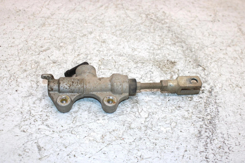 2006 John Deere  Buck 650 Oem Rear Brake Master Cylinder 705600154 AJ0