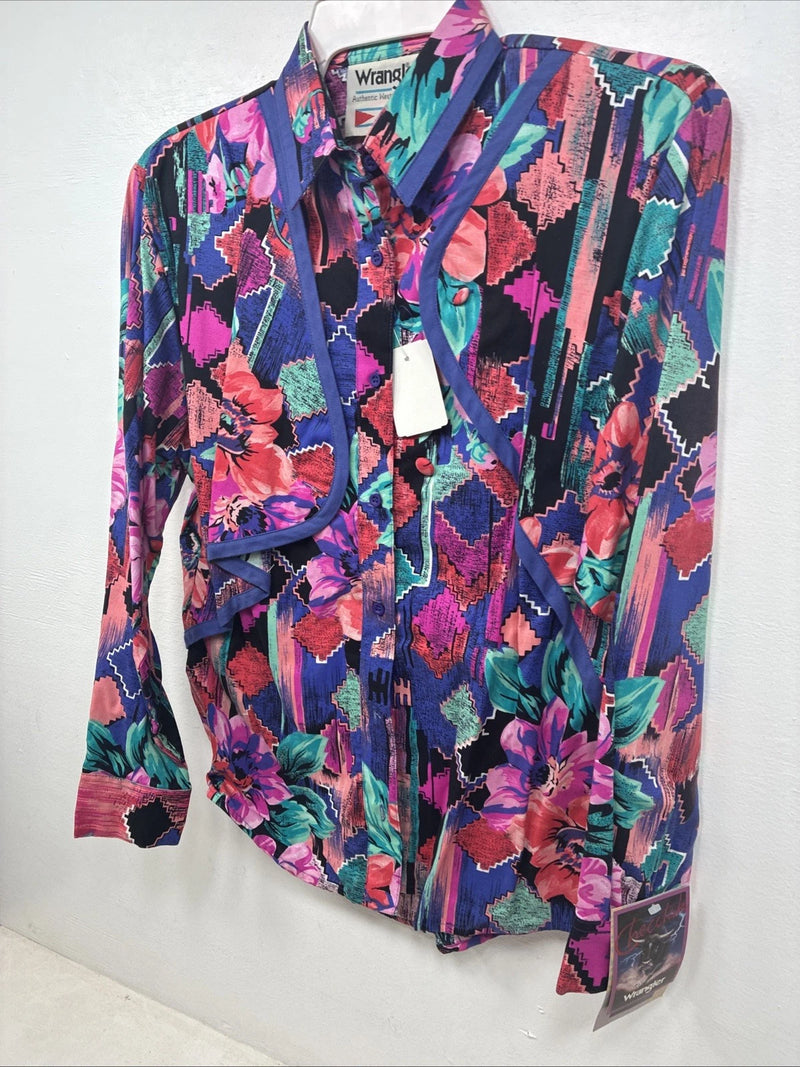 New Women’s Wrangler Multicolor Design Long Sleeve Button Up Small TT-104