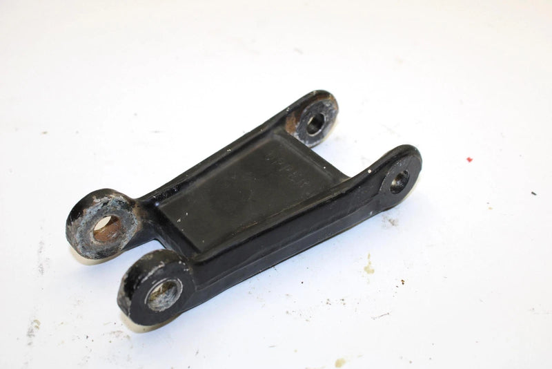 Yamaha Oem Upper Spindle Arm 8M6-2382E-00-00 Q4270