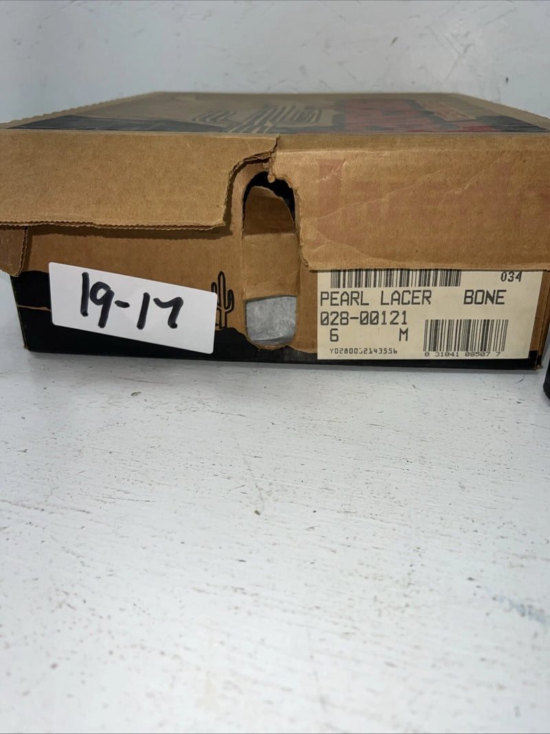 New Women’s Cream Lace Up Laredo Cowboy Boots. 121 6 M. 19-17