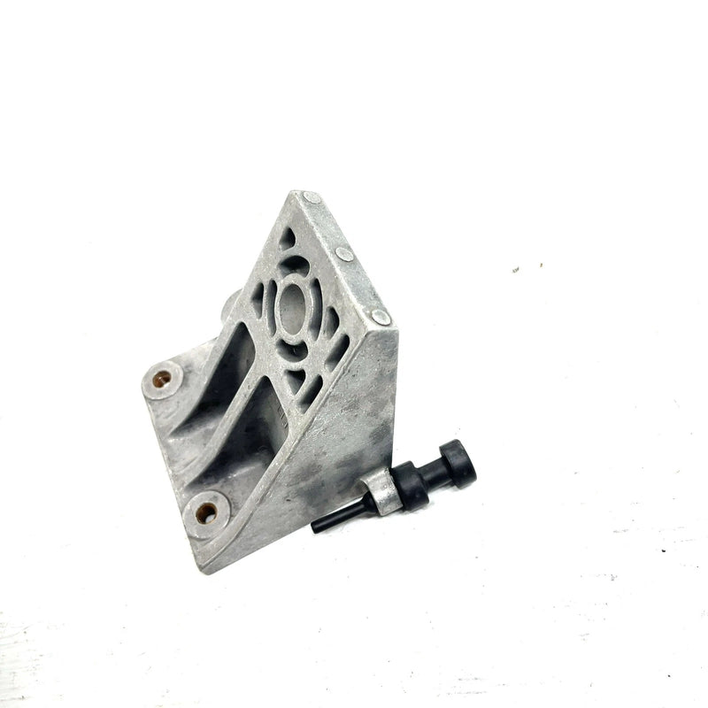 03 Yamaha WaveRunner XLT1200 OEM Left Rear Engine Bracket 68N-21425-00-94 JY30