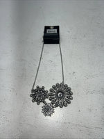 New Women’s Rock 47 3 Part Diamond Flower Necklace. NC2661R47 A-96