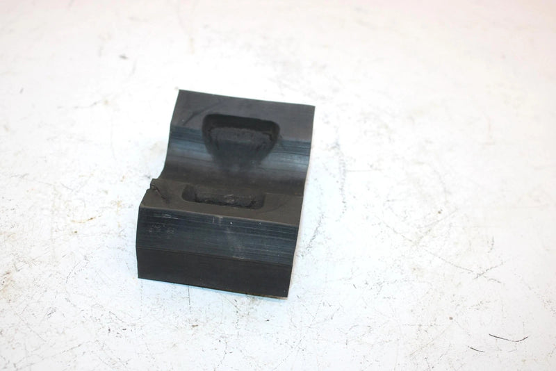 89 Polaris 500 Oem Rubber Stop 5521094 Q2748