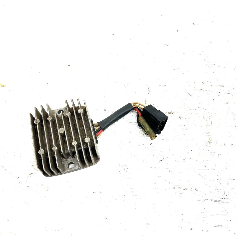 93-95 Yamaha Kodiak 400 YFM400FW 4x4 OEM Voltage Regulator 4GB-81960-00-00 AY61