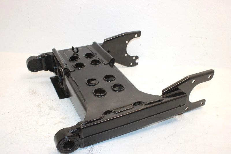2003 Bombardier Quest 500 Oem Rear Swingarm 70600217 70600298 AB13