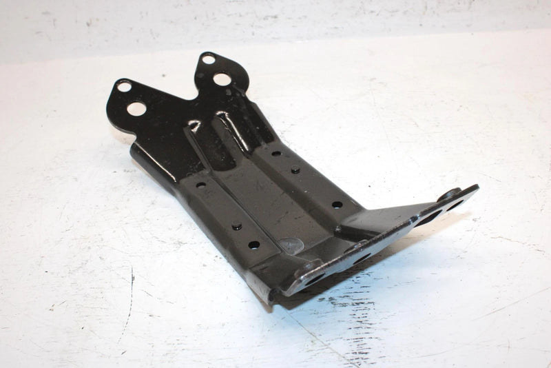 1989 Yamaha Inviter Oem Engine Mount Bracket 83M-21411-00-00 SY17