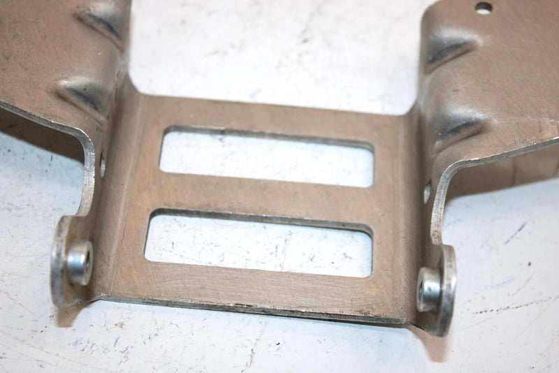 09 Polaris Switchback 600 Oem Hinge Support Bracket 1017254 SP4
