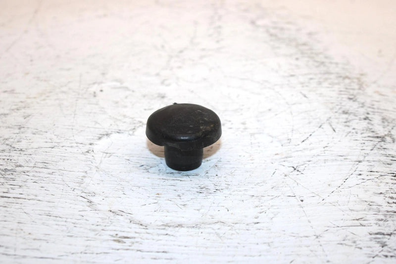 1996 Ski-doo Touring Sle 500 Oem Spindle Cap 572079100 SS12