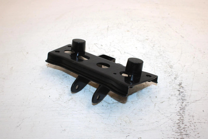 2009 Suzuki Lt-a400f Oem Motor Engine Mount Bracket 41990-27H00 AS26