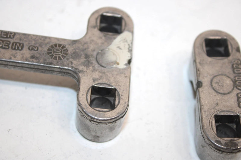 2001 Bombardier Traxter Oem Handlebar Mount 709400028 AB10