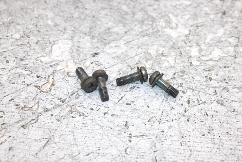 1994 Yamaha  Timberwolf 4wd Oem Air Box Lid Bolt Set Of 4  97885-05016-00 AY25