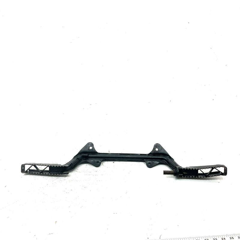 83-85 Yamaha Tri Moto 200 YTM200 OEM Footrest 21V-27411-10-00 AY59