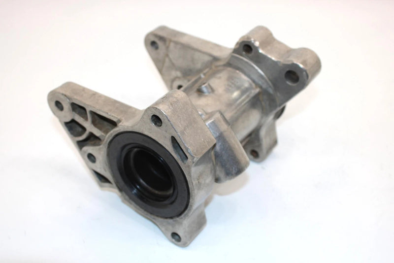 85 Suzuki Quadrunner 250 Lt250ef  Oem Rear Axle Housing 64720-24501 AS14