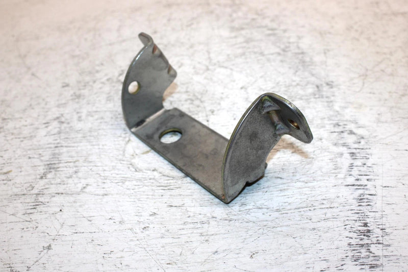 97 Yamaha Vmax 700 Triple Oem Rear Upper Right Engine Mount 8CH-21425-00-00 SY10