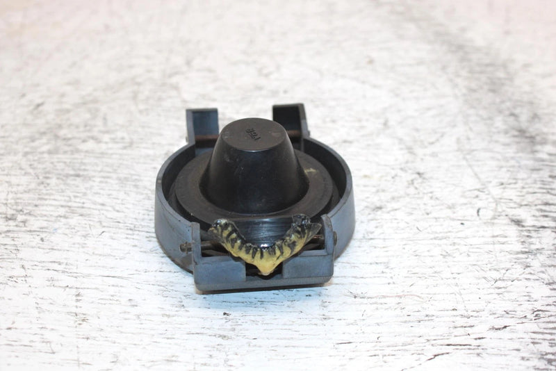 1995 Yamaha Vmax 600 Oem Fuel Tank Cap 8W6-24611-00-00 SY11