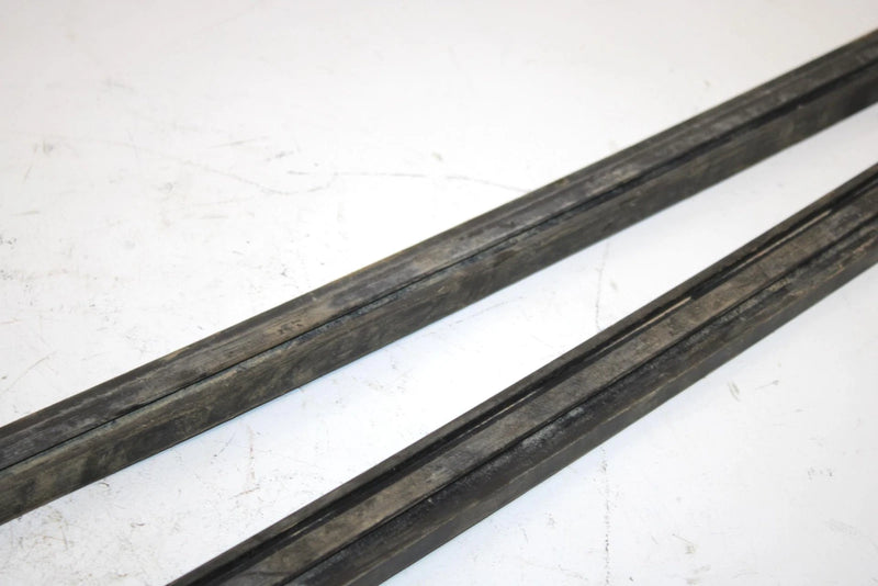 89 Polaris 500 Oem Rail Slider Pair 5521320 SP133