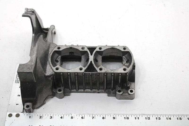 1989 Yamaha Ovation Deluxe Oem Upper Crank Case Half  8J9-15100-01-00 SY69