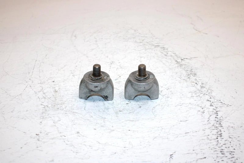 1987 Honda Atc 90a Oem Lower Handlebar Clamp Pair 95014-32100 AH57