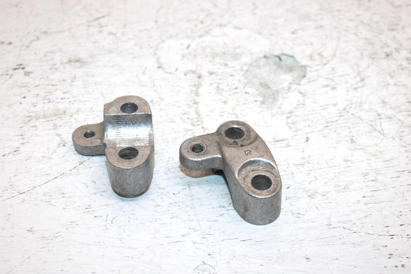 1986 Honda Atc 200 Sa Oem Upper Handlebar Clamp Set 53121-958-000 AH59