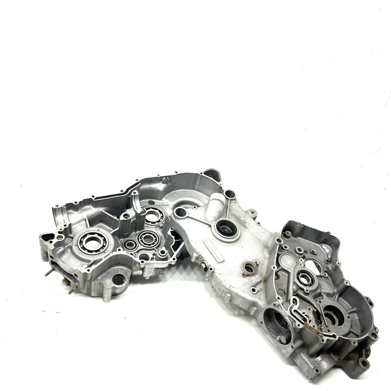 87-93 Suzuki Quadrunner 4WD LT4WD OEM Crankcase 11301-19862 AS40