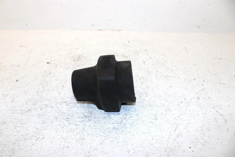 1995 Yamaha Vmax 600 Le Oem Strut Protector Pair 82M-77551-00-00 SY21