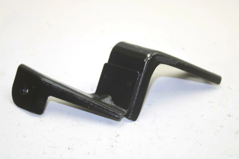 Yamaha OEM Left Hood Bracket 82m-2196f-00-00 Q5190