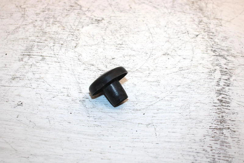 1998 Ski-doo Mxz 670 Oem Spindle Cap Cover 572091300 SS17