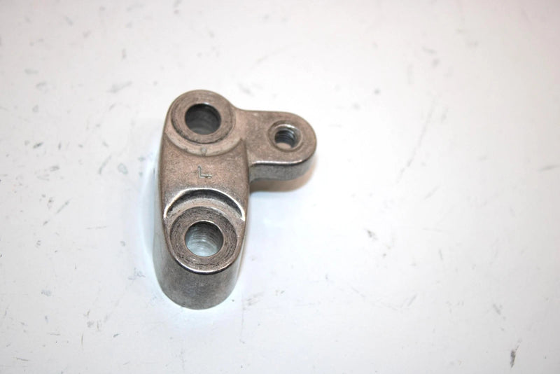 86 Honda Fourtrax 250 Trx250 A Oem Left Handlebar Mount 53121-958-000 AH32