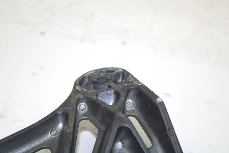 96 Yamaha Wave Runner III OEM Left Engine Mount 6R7-21415-01-00 JY0 