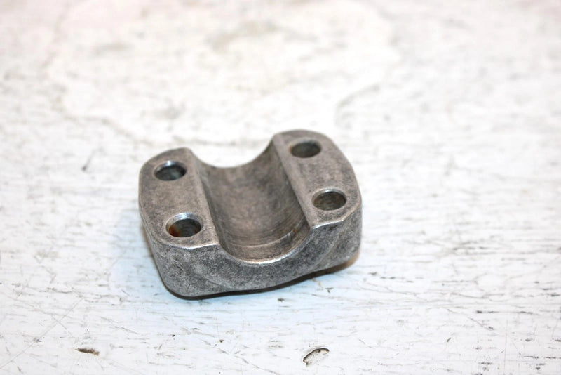 1983 Honda Atc 185 Sa All Terrain Oem Front Axle Clamp 51634-MA0-003 AH61