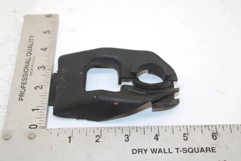 1988 Yamaha Bravo Oem Instrument Panel Grommet 8R4-77740-00-00 SY72