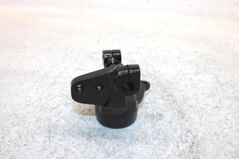 1998 Suzuki Quadrunner 250 Oem Right Steering Knuckle 51231-19B01 AS13