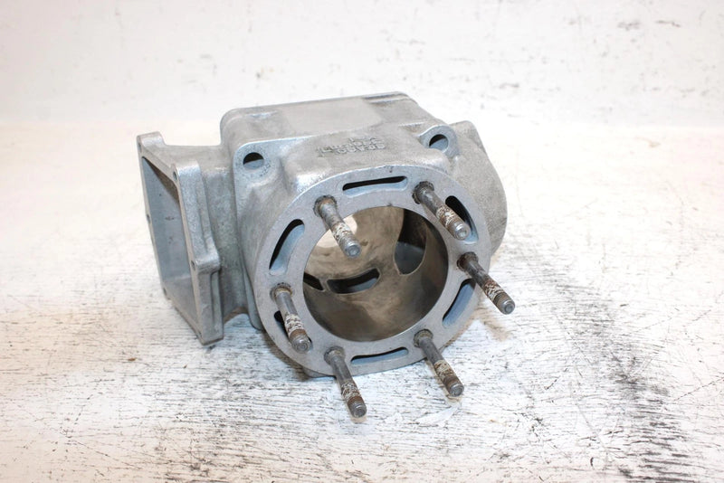 1995 Yamaha Vmax 600 Oem 75mm Bore Cylinder Head 8CA-11311-00-00 SY11