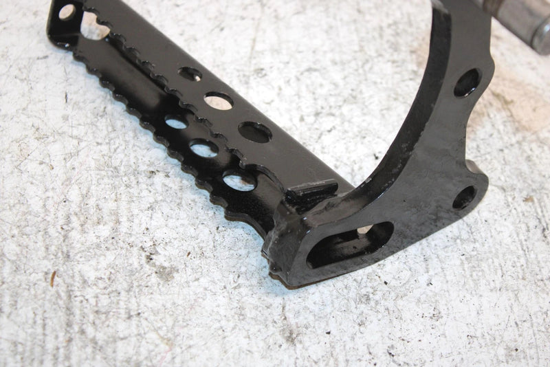 1987 Yamaha  Warrior Oem Right Foot Peg 1UY-27421-00-00 3GD-27421-11-00 AY16