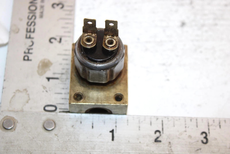 1999 Polaris Sportsman 335 Oem Brake Cross Fitting W/Switch 7052129 AP17