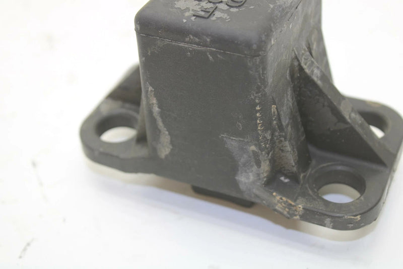 96 Yamaha Wave Raider 760 OEM Engine Mount Stopper 62T-44532-10-00 JY1 