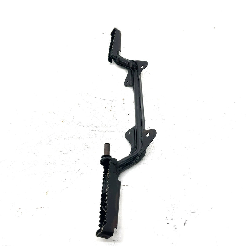 83-85 Yamaha Tri Moto 200 YTM200 OEM Footrest 21V-27411-10-00 AY59