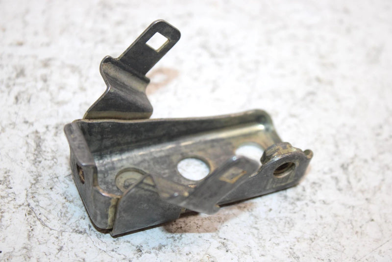 1987 Honda Fourtrax 350 A Oem Right Air Duct Bracket 17214-HA7-670 AH39