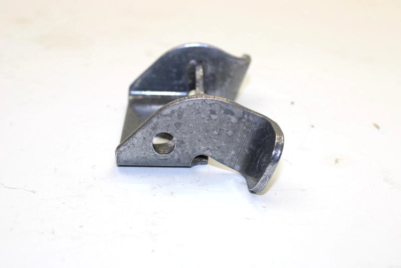 2002 Yamaha Sx Viper Oem Rear Upper Right Motor Mount 8EK-21426-00-00 Q2531