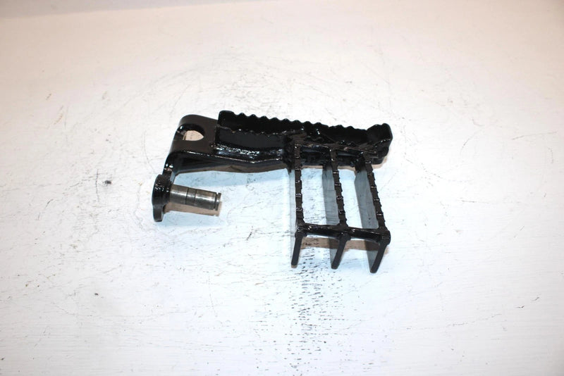 1986 Yamaha  Moto 4 Oem Right Foot Peg 29U-27421-10-00 AY7