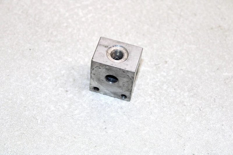 02 Polaris Magnum 325 4x4 Oem Brake Cross Fitting 7052292 Q3316