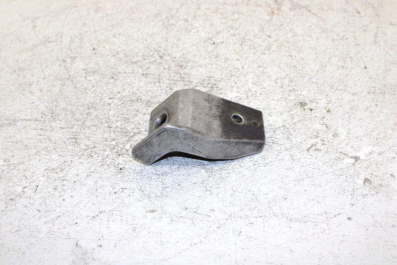 99 Yamaha Vmax 600 Sx Oem Front Lower Engine Bracket Set 8CR-21417-00-00 SY5