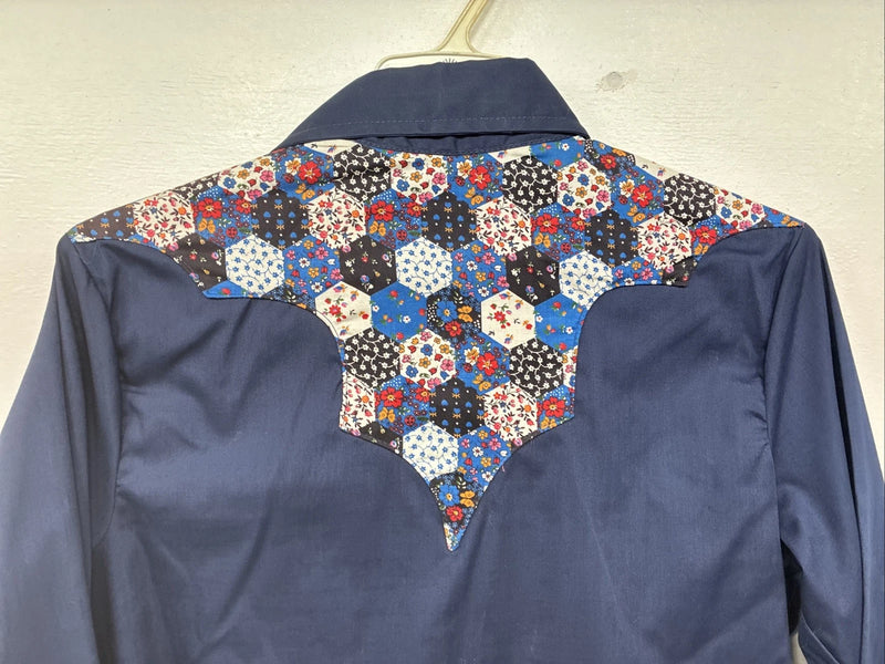 New Women’s Lady DJ Blue Deisgned Long Sleeve Pearl Snap Size 34 TT-142