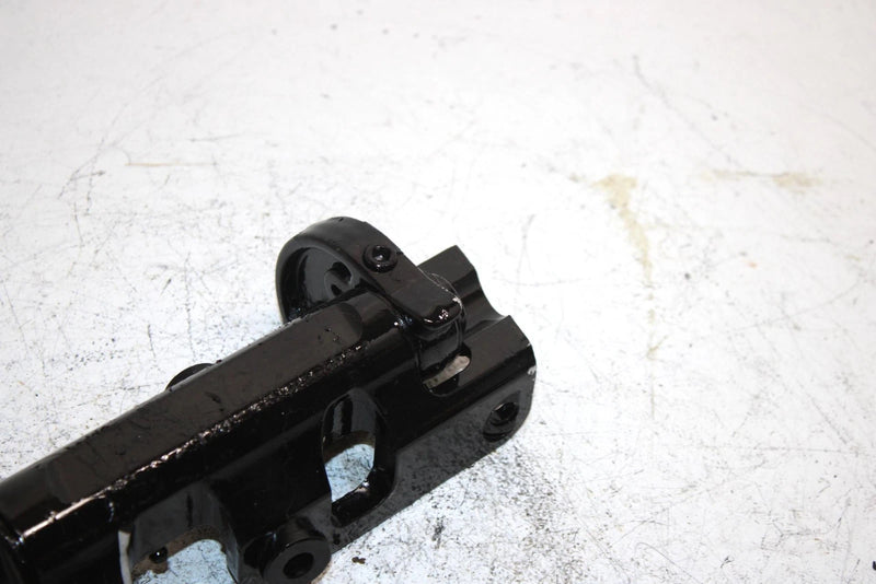06 Arctic Cat Sabercat 600 Efi Lx Oem Right Steering Knuckle 1703-724 SAS13